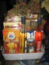 HOLIDAY DELIGHT GOURMET BASKET 