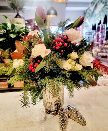 Holiday Elegance Designer's Favourite in Cambridge, ON | RIVERSIDE FLORIST