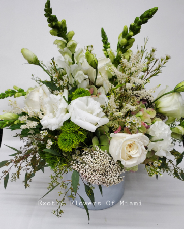 Holiday extravaganza vase Arrangement