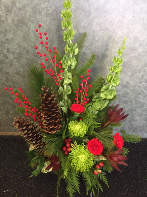 Holiday Wishes Dish Arrangement
