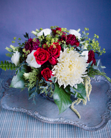 Holiday Woodland Vase Vase Arrangement, Semi Compact