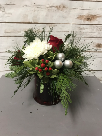 Holly Jolly Arrangement