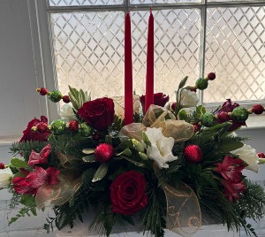 Holly Jolly Centerpiece Centerpiece
