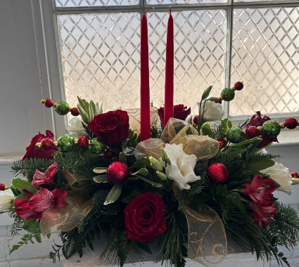 Holly Jolly Centerpiece Centerpiece