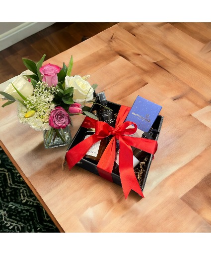 Home Gift Set & Floral Arrangement 