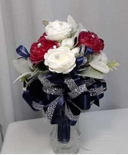 Homecoming Handheld Bouquet Handheld Bouquets