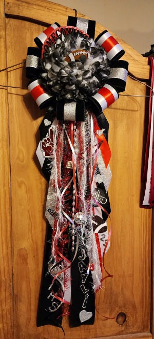 Homecoming Mum - Medium  