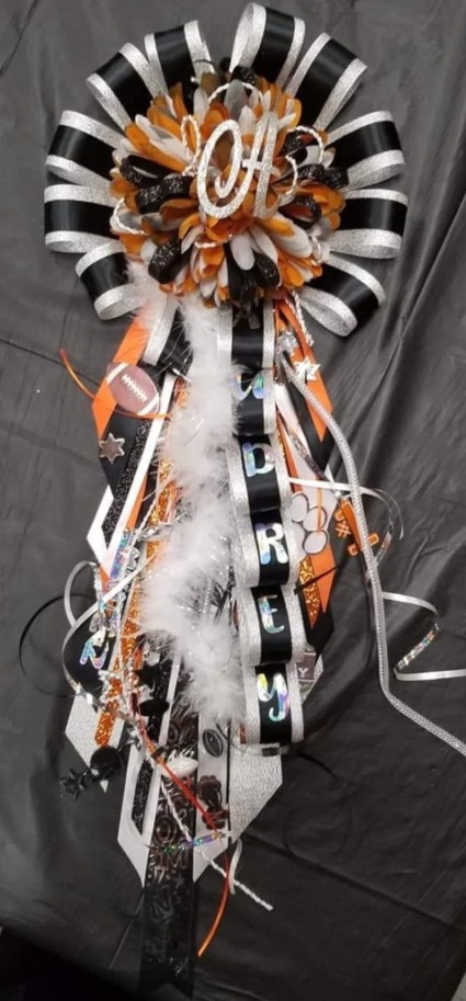 Homecoming Mum - Medium 