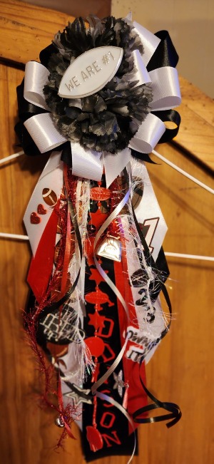Homecoming Mum - Medium (for our littles) 