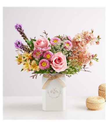 Honey Bee Buzz Ceramic in Oakdale, NY | POSH FLORAL DESIGNS INC. Honey Bee Buzz Ceramic in Oakdale, NY | POSH FLORAL DESIGNS INC.