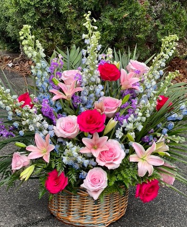 Hope's Garden Sympathy Flower Basket in Braintree, MA | Braintree Flower Shop