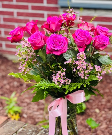 Hot Pink Roses  Clear Glass in Braintree, MA | Braintree Flowers