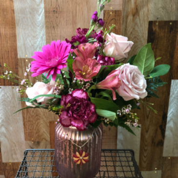 How sweet thou love Vase