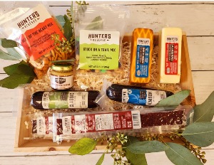 Hunters Reserve Meat & Cheese Crate 