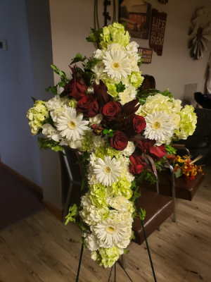 Hydrangea and red roses cross Standing spray 