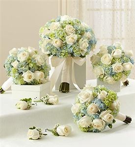 Hydrangea and Roses the Whole Wedding