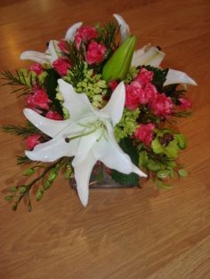 ELEGANT MIX Square Block Arrangement