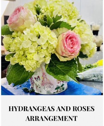 Hydrangeas and Roses Table Centerpiece  Wedding and Event  in Bloomfield, CT | Kayla's Cut Flowers