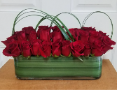 I heart U Elegant red rose arrangement