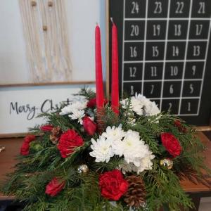 I'll Be Home Centerpiece in Saskatoon, SK | QUINN & KIM'S GROWER DIRECT I'll Be Home Centerpiece in Saskatoon, SK | QUINN & KIM'S GROWER DIRECT