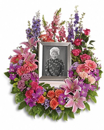 In Memoriam Wreath   (urn not included)  in Winnipeg, MB | KINGS FLORIST LTD