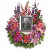 In Memoriam Wreath Tribute Funeral Arrangement