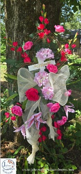 In Memory Silk Spray w/grapevine on easel 