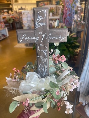 In Memory Wooden Cross With Wreath 
