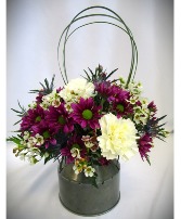 IN THE GARDEN FRESH FLOWER ARRANGEMENT