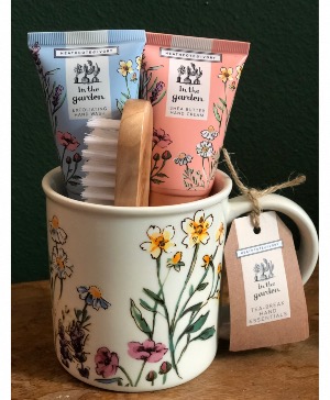 In The Garden Tea Break Hand Essentials Gift Mug