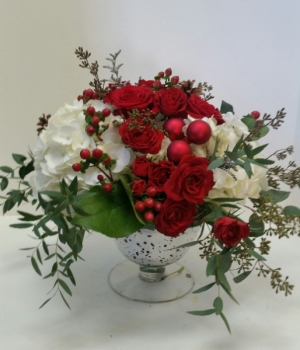 It's a Wonderful Life silver mercury compote dish in Northport, NY | Hengstenberg's Florist It's a Wonderful Life silver mercury compote dish in Northport, NY | Hengstenberg's Florist