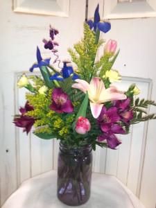 Jardin Colored Mason Jar Arrangement