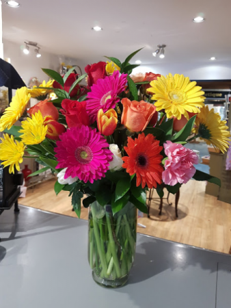 JIM'S FAVORITE Roses and daisies
