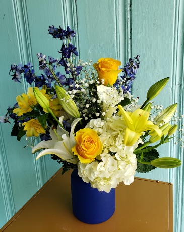 JULY SPECIAL BLUE SAVANNAH JAR FRESH ARRANGEMENT in Hampstead, NC | Surf City Florist