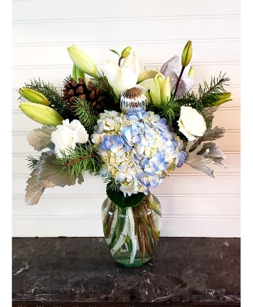 KIM'S WINTER DREAM Exclusively at Mom & Pops in Oxnard, CA | Mom and Pop Flower Shop