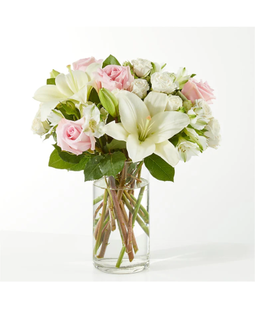 Kindhearted V5592D Bouquet in Fort Worth, TX | DARLA'S FLORIST