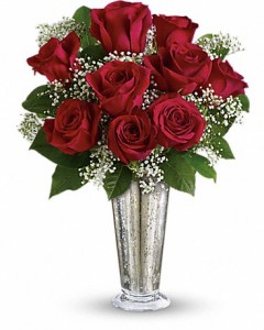 Kiss Fresh Arrangement in Newmarket, ON | FLOWERS 'N THINGS FLOWER & GIFT SHOP