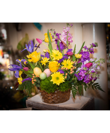 Kiss Of Spring  in Farmville, VA | Rochette's Florist