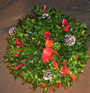 NOW TAKING PRE-ORDERS Hand-made Kissing Balls & Wreaths