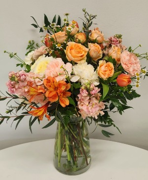 KMD2501 Peaches and Cream Mom Vase