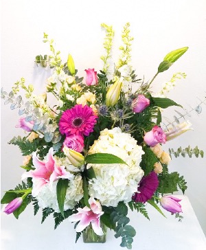 KOLOB'S KISS Arrangement Our most popular arrangement! Variety of colorful in-season flowers