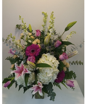 KOLOB'S KISS Arrangement Our most popular arrangement! Variety of colorful in-season flowers in Hurricane, UT | Wild Blooms