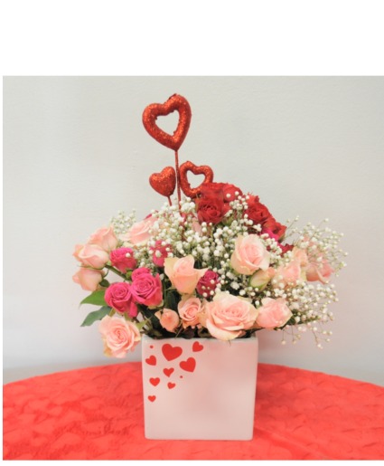 KV2506 Heartfelt blooms Cube Arrangement