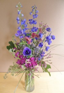 L'amour de Provence Loose and Romantic Flowers 