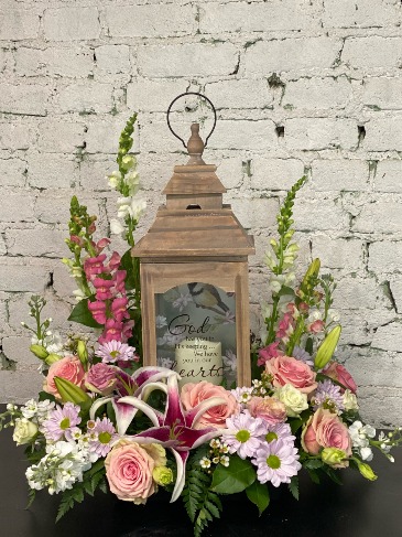 Lantern Garden Container in Murfreesboro, TN | Veda's Flowers & Gifts
