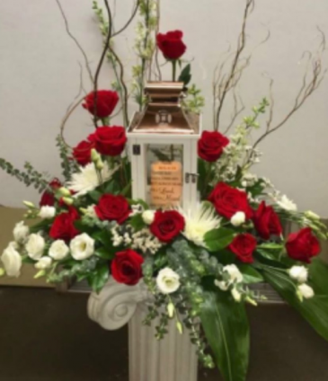 Large Keep Sake Lantern With Arrangement of Fresh Flowers in Selma, NC | Selma Florist