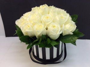 Large Magnificent Roses Hat Box in Troy, MI | ACCENT FLORIST Large Magnificent Roses Hat Box in Troy, MI | ACCENT FLORIST