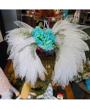 Large mesh angel wings wreath/cross