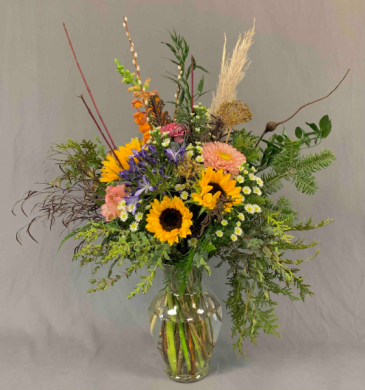 Mixed Flowers Vase Arrangement in Hardwick, VT | THE FLOWER BASKET