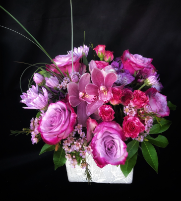 Lavender Lovelies Cube Vase in Longview, WA | Banda's Bouquets